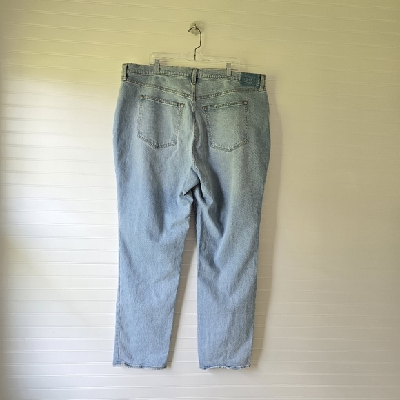 NWT Abercrombie & Fitch Curve Love The 90s Straight Ultra High Rise Vent Hem 22L - Picture 6 of 11